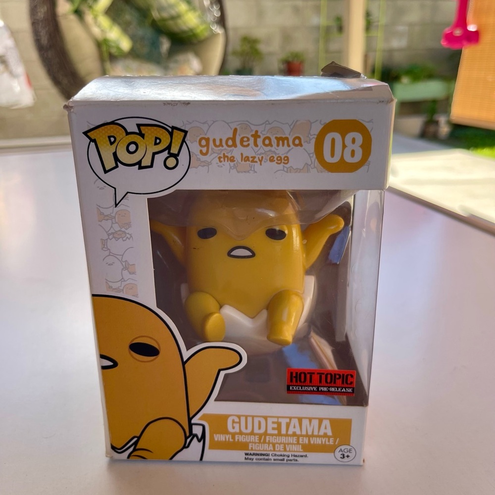 Hot Topic Gudetama Vinyl Figure - Yellow